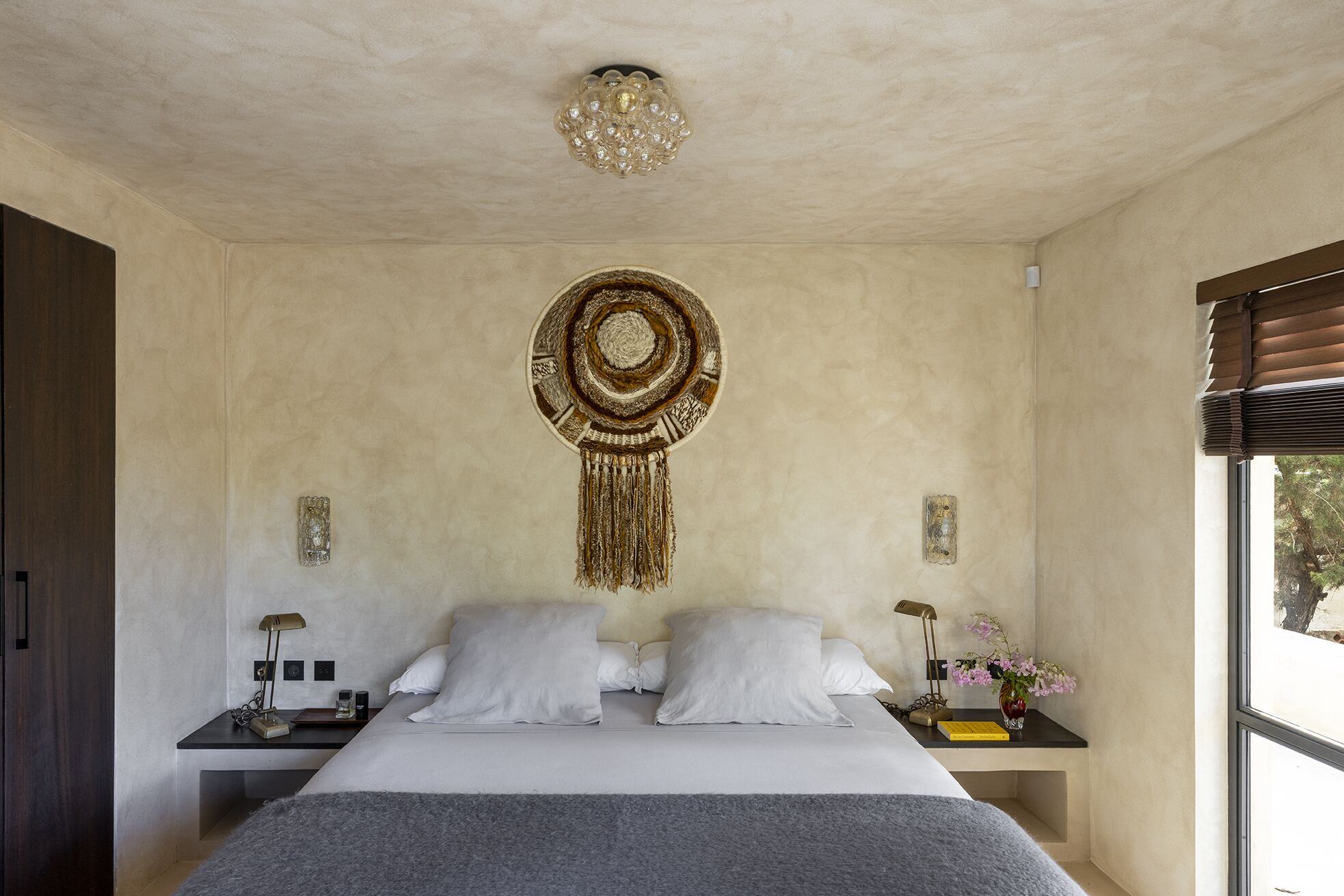 Guest bedroom under the pine canopy